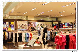 耐克運(yùn)動(dòng)產(chǎn)品 產(chǎn)品圖片 加盟店怎么樣